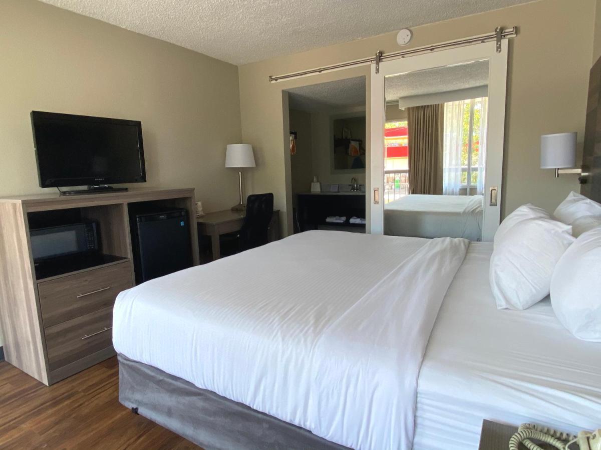 Clarion Pointe University/Expo Louisville-Jefferson County Extérieur photo