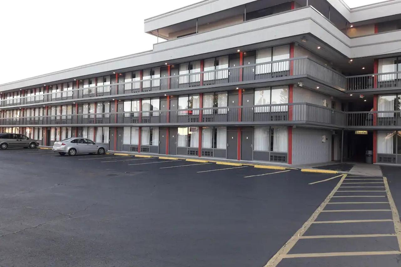 Clarion Pointe University/Expo Louisville-Jefferson County Extérieur photo